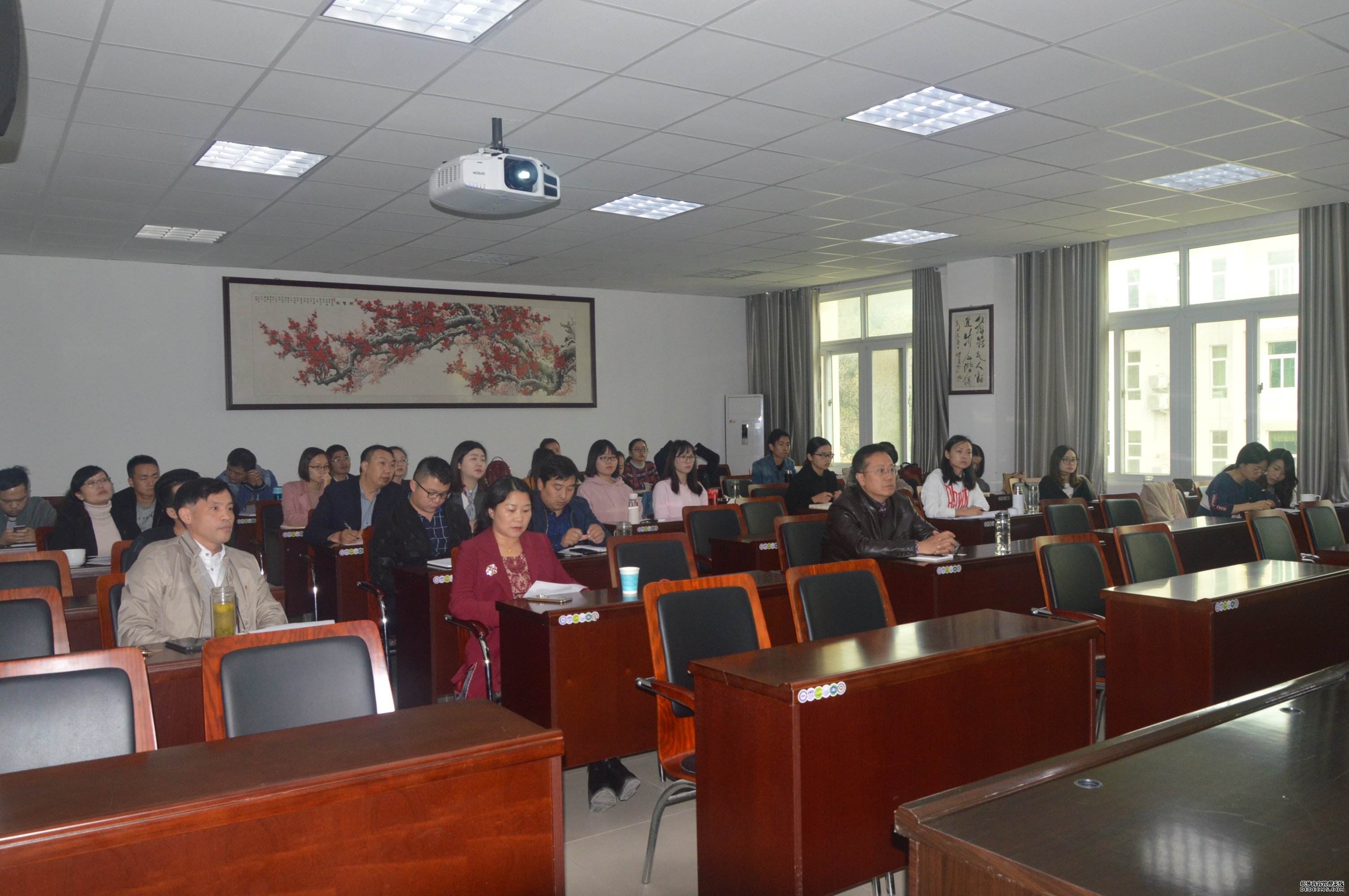 太阳成集团tyc97282017级研究生毕业论文与专业实习汇报会暨学术活动月动员会